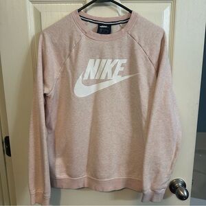 Women’s Nike Light Pink Crewneck, size Medium
